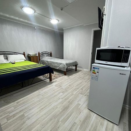 Ахметова 4 Apartment Krasnoye Pole Ngoại thất bức ảnh
